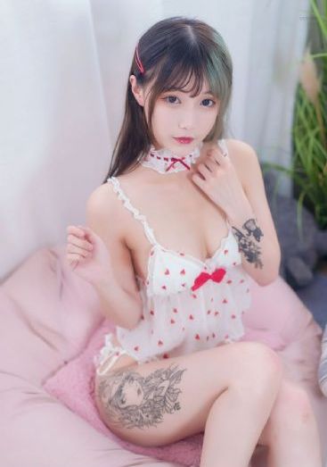 商务旅行女老板戴绿帽子